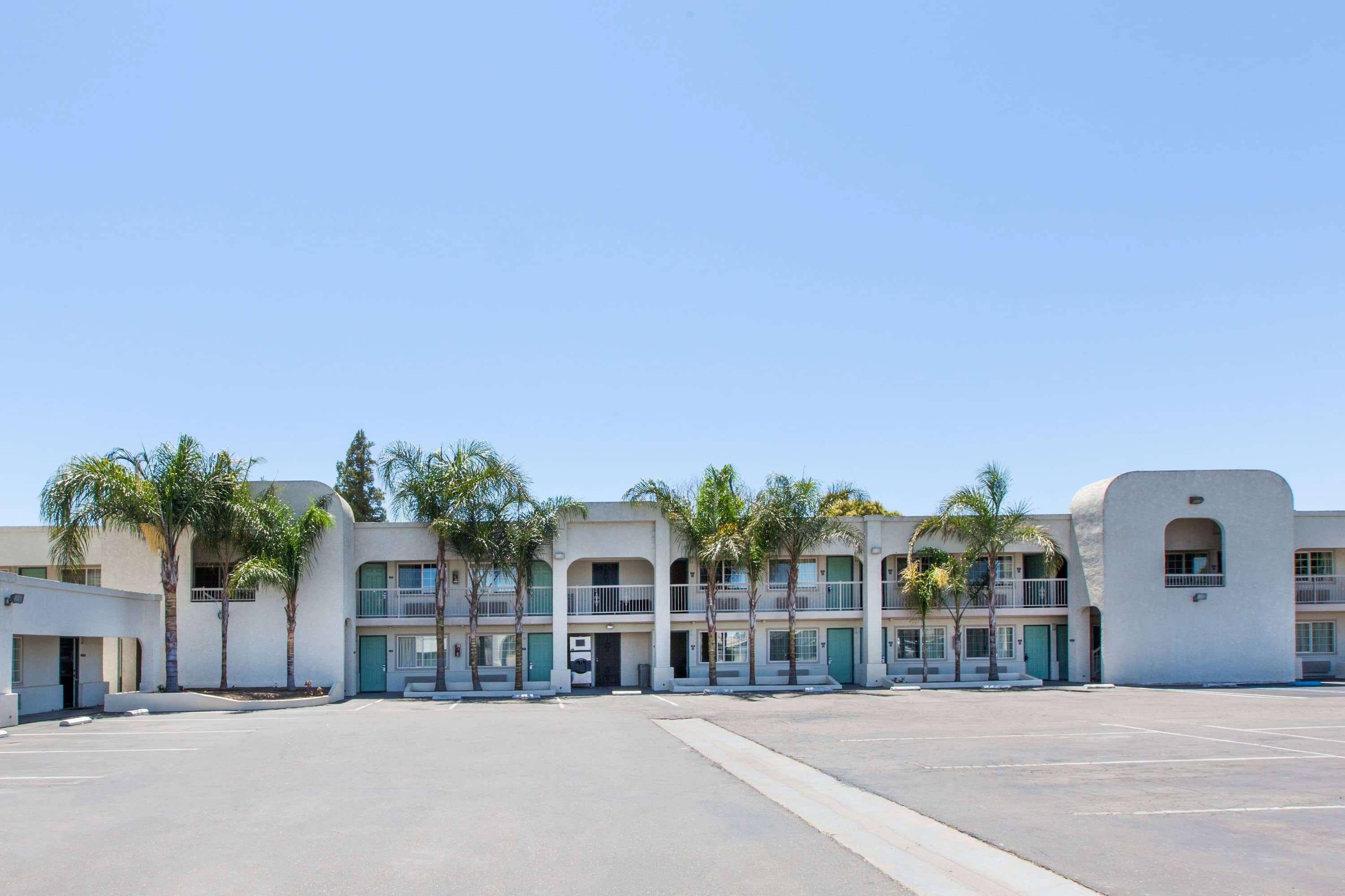 ทราเวลลอดจ์ ลอส บาโนส แคลิฟอร์เนีย Motel ลอส บานอส ภายนอก รูปภาพ