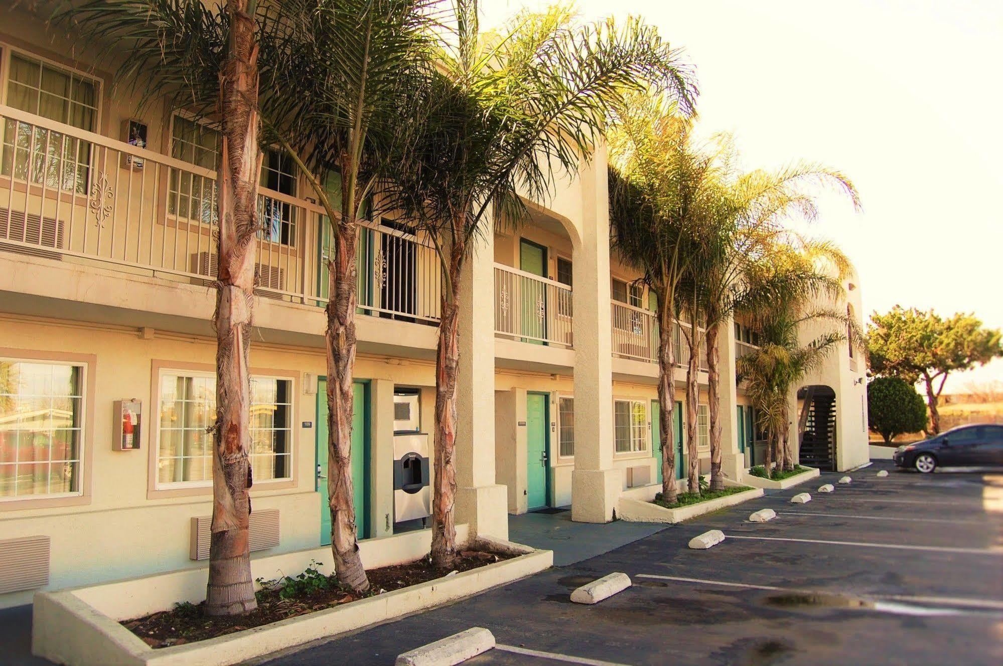 ทราเวลลอดจ์ ลอส บาโนส แคลิฟอร์เนีย Motel ลอส บานอส ภายนอก รูปภาพ